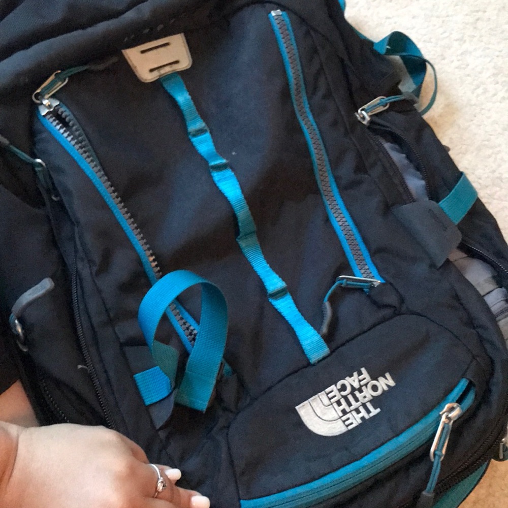 Northface Backpack With Padding For Laptop - image 4
